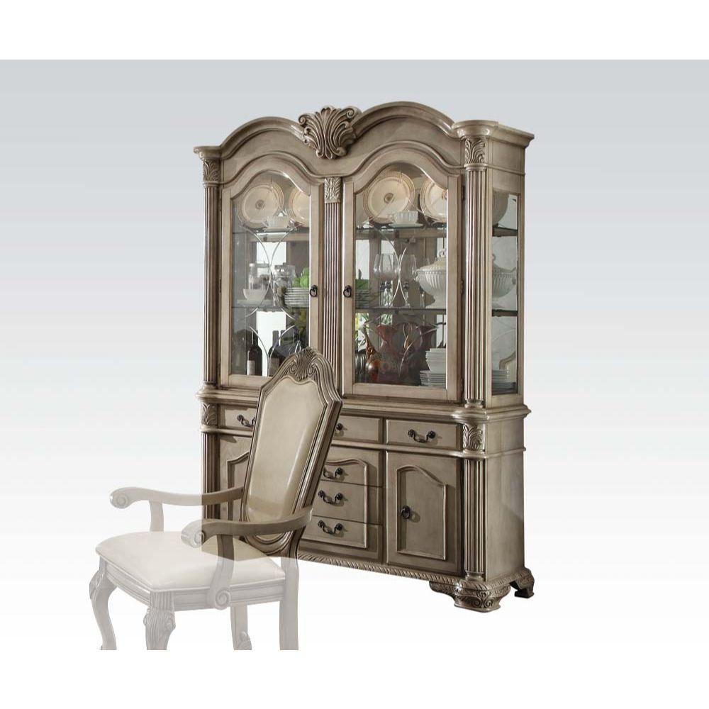 Chateau de Ville Hutch & Buffet