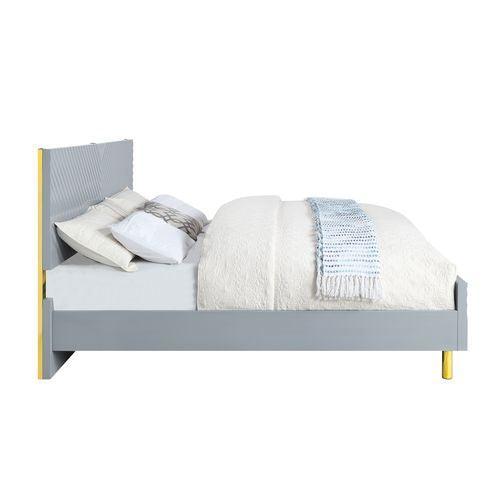 Gaines Eastern King Bed, Gray