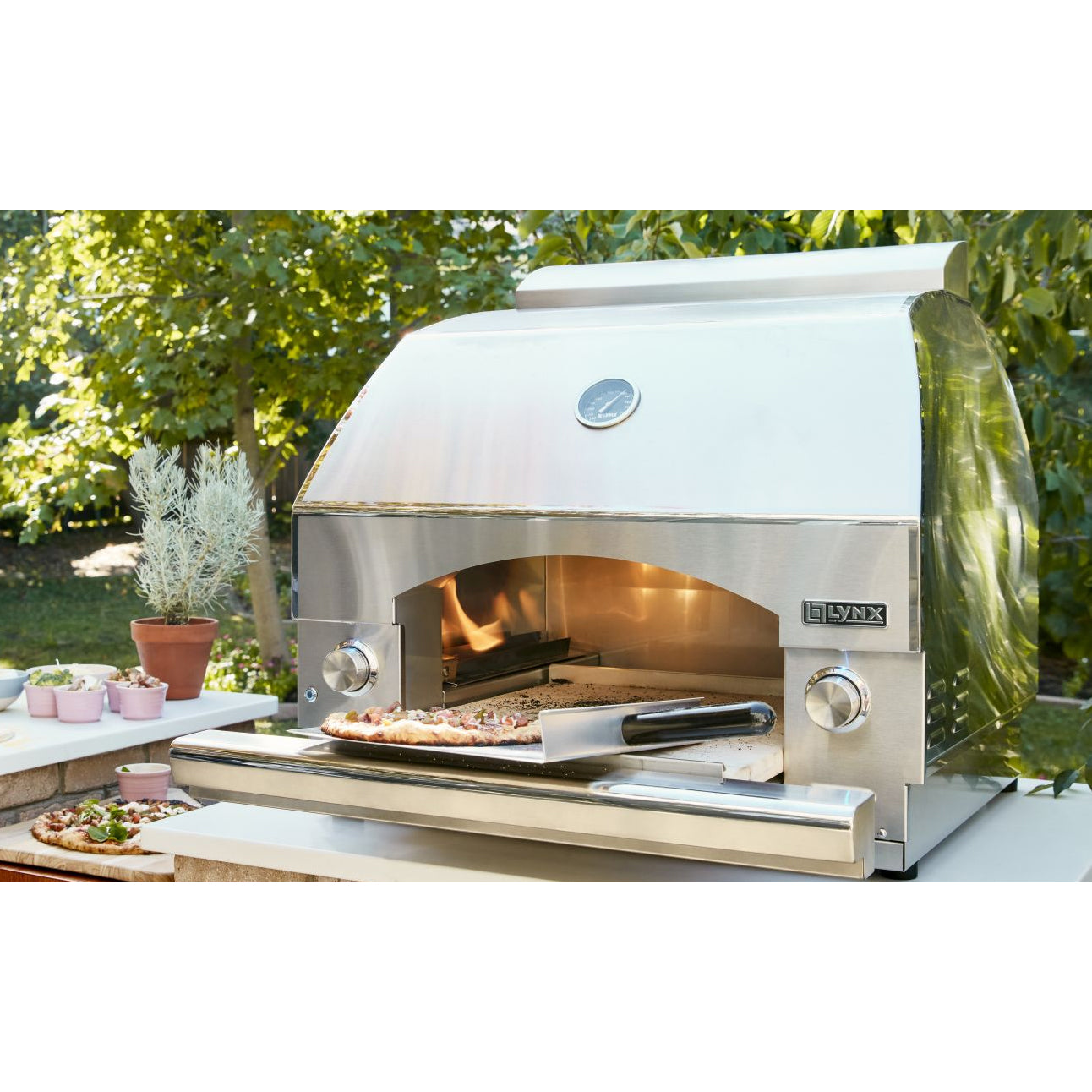 Lynx 30-Inch Built-in/Countertop Napoli Outdoor Oven (LPZA-LP/NG)